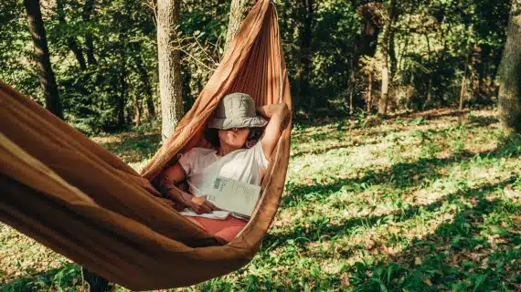 Ao colocar essas dicas em prática, você conseguirá aproveitar suas férias de forma plena e retornar à rotina sentindo-se renovado e relaxado. Assim, estará pronto para enfrentar os desafios do dia a dia com mais energia, equilíbrio e disposição.